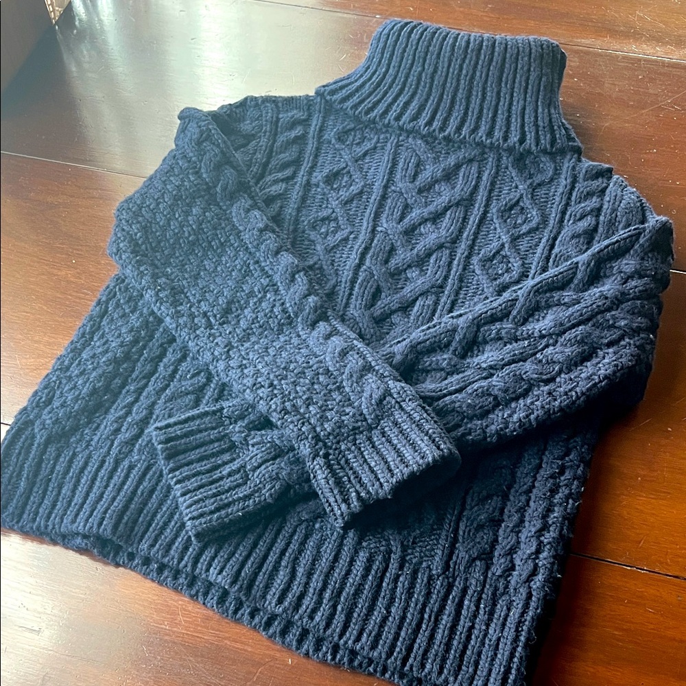 🧵 Banana Republic Cable Knit Turtleneck Sweater 🧵